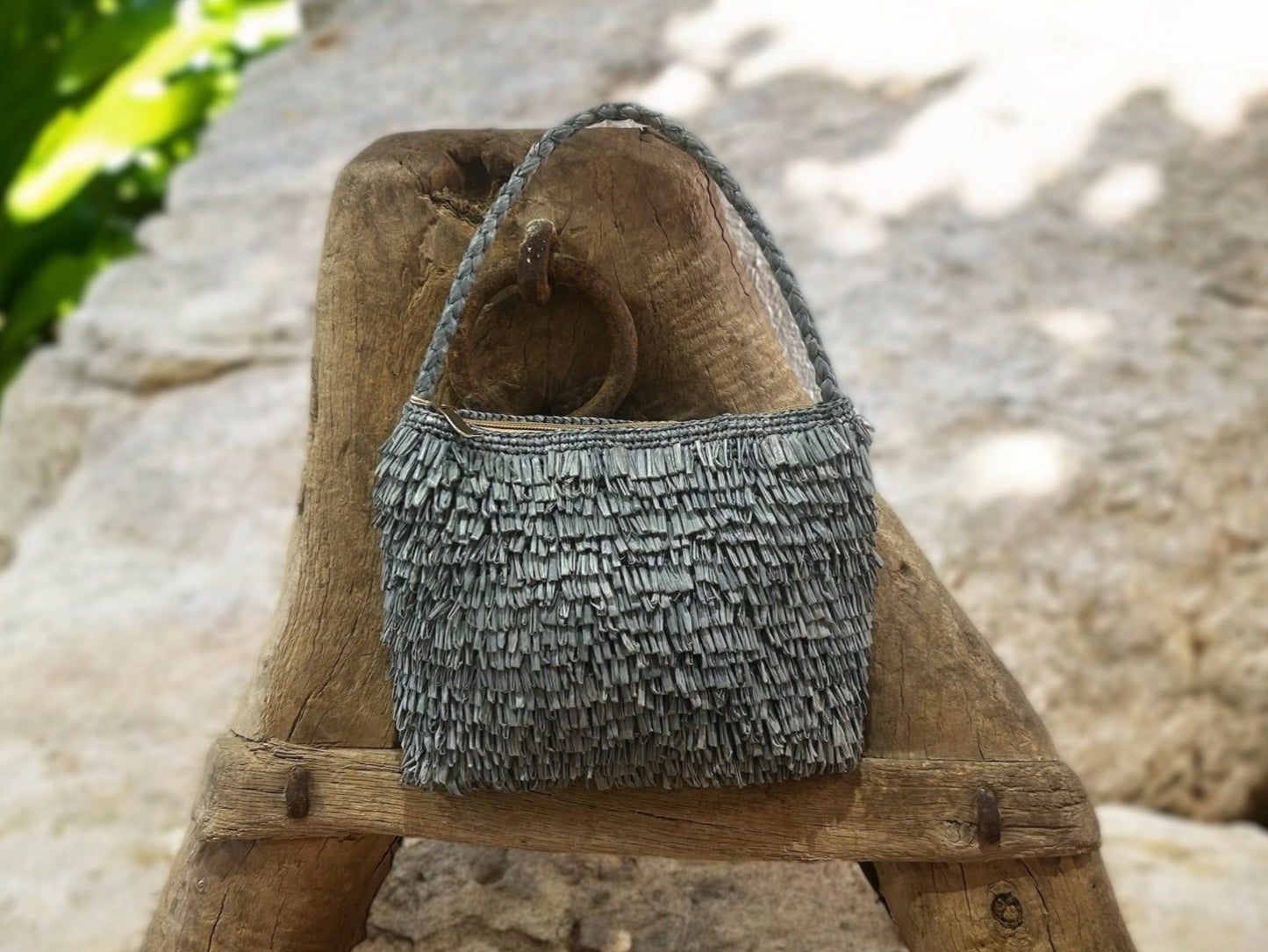 Erizo raffia ruffled bag