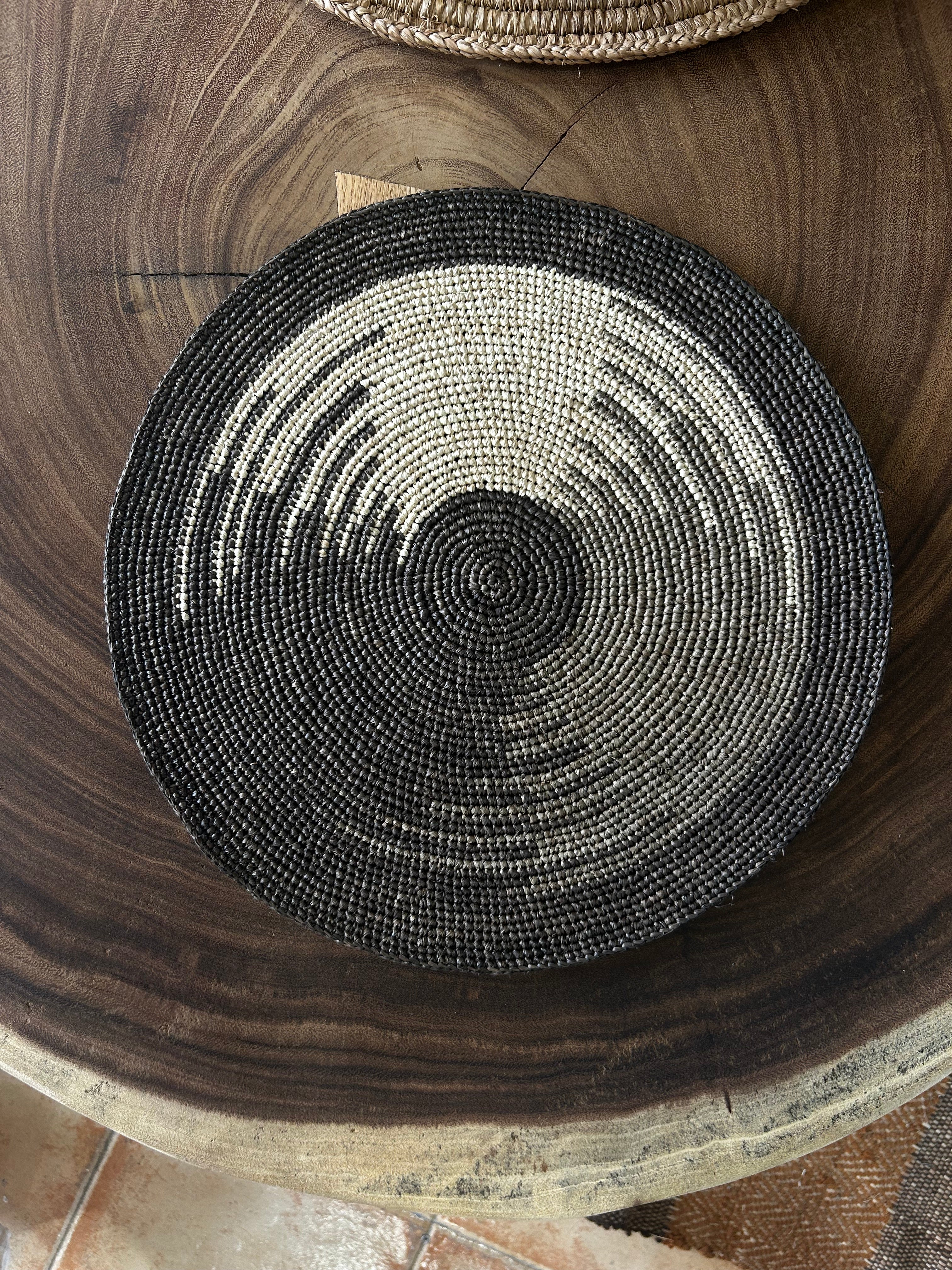 Vision raffia placemat