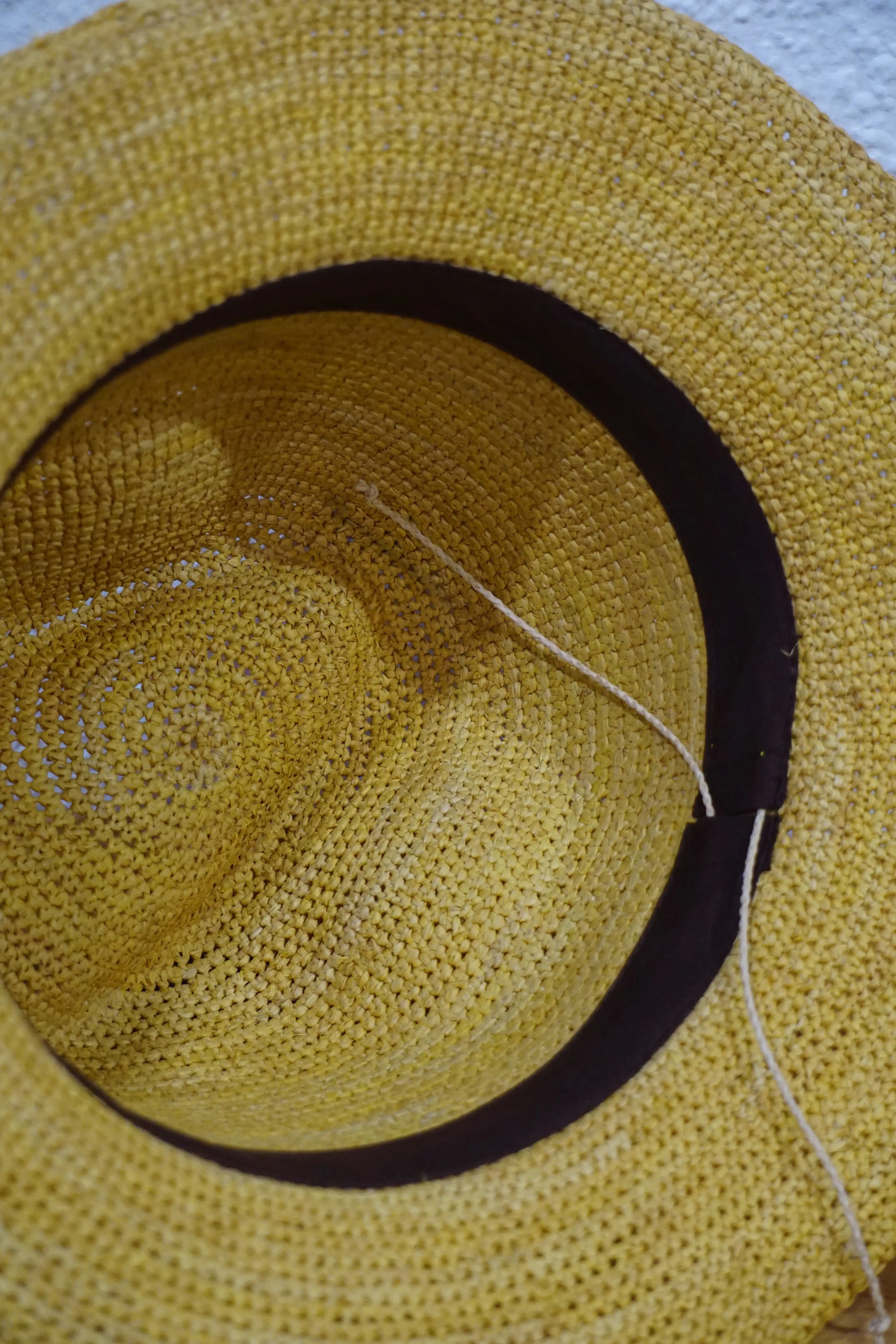 Alora panama en raphia