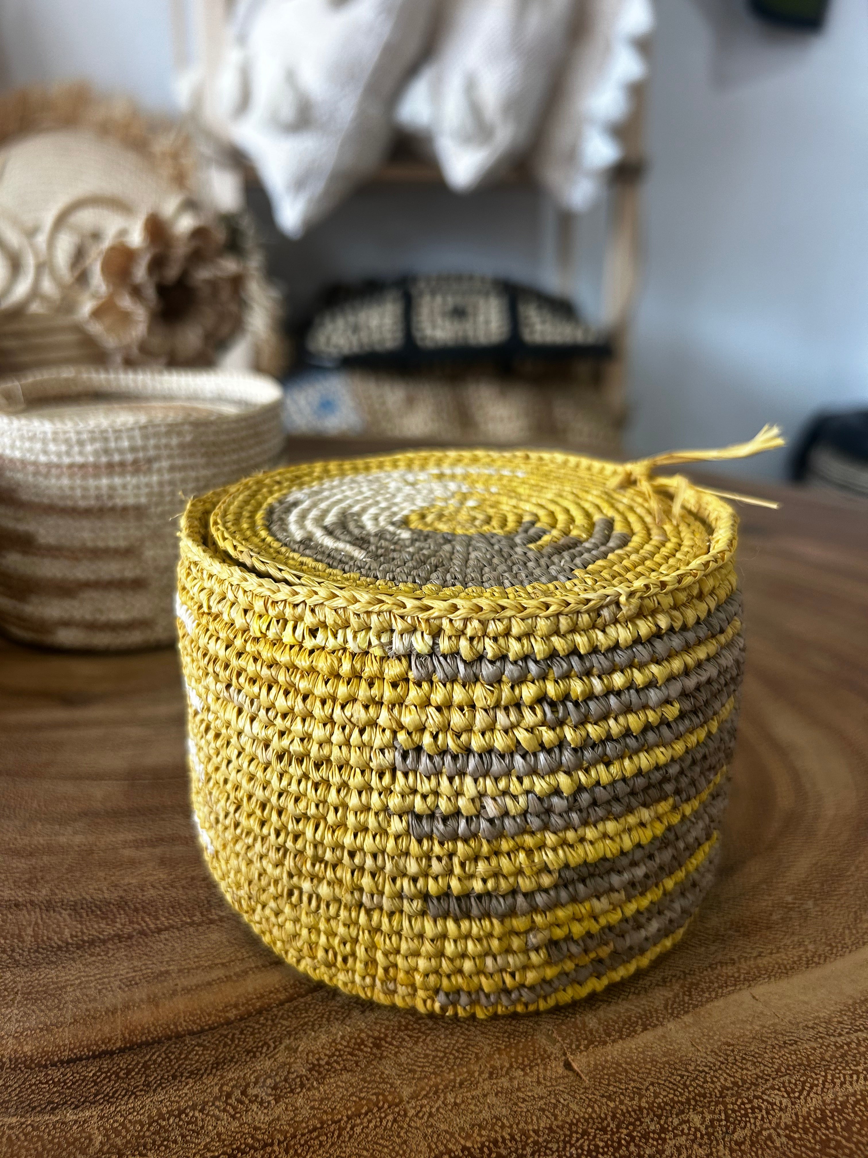 Akora bol en raphia décoratif