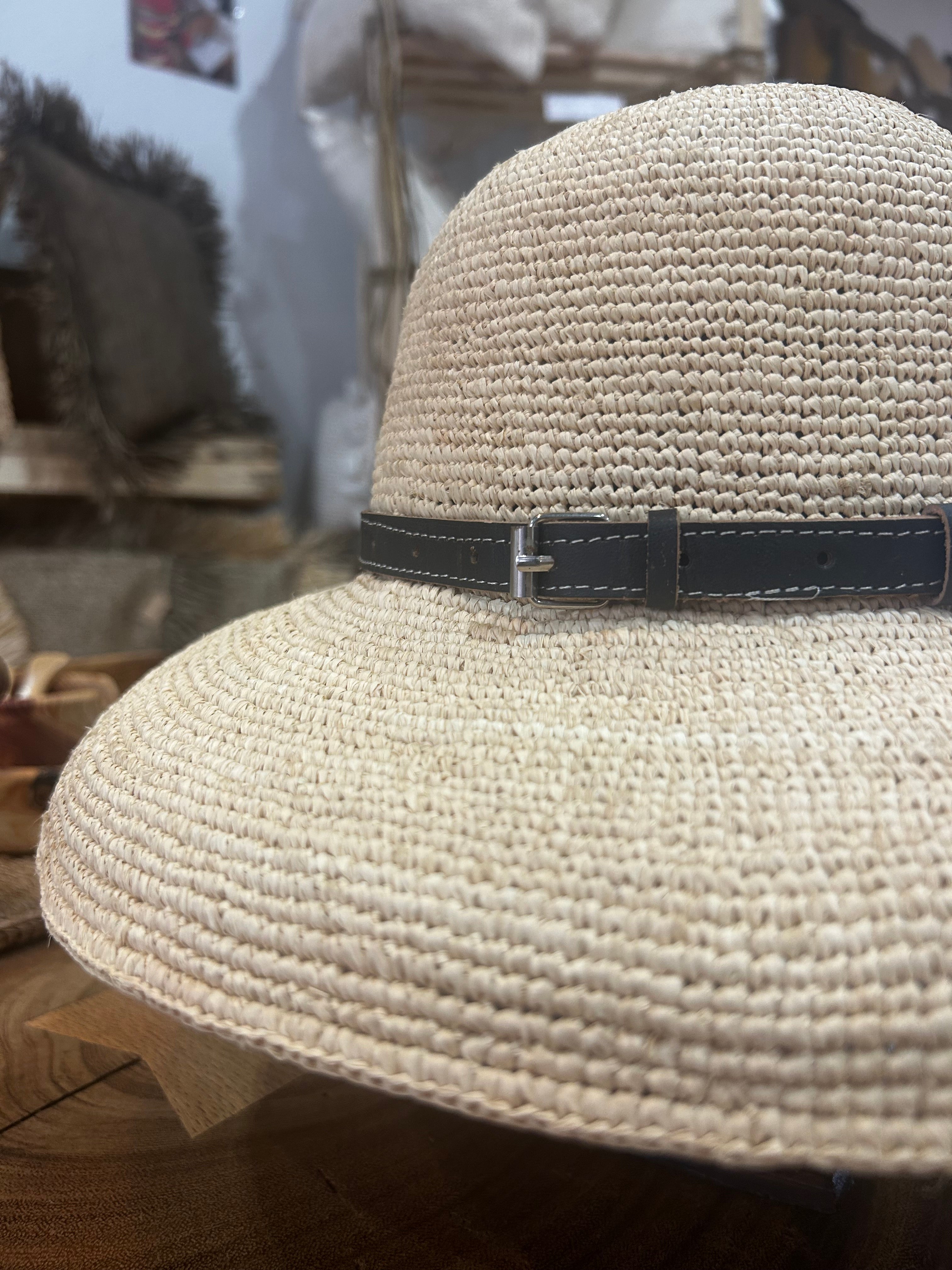 Topi chapeau en raphia