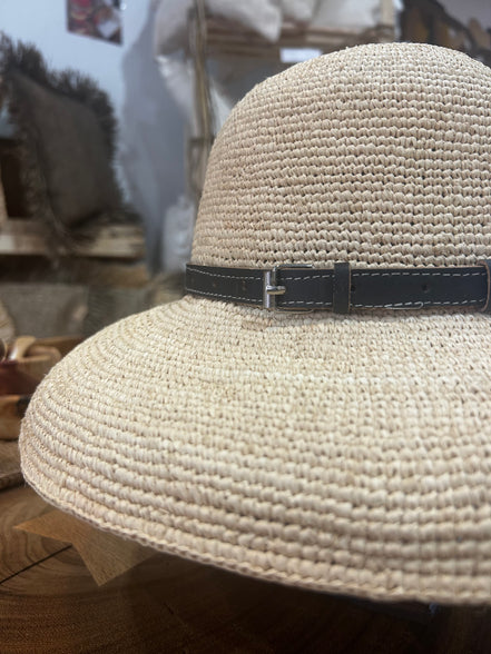 Topi chapeau en raphia