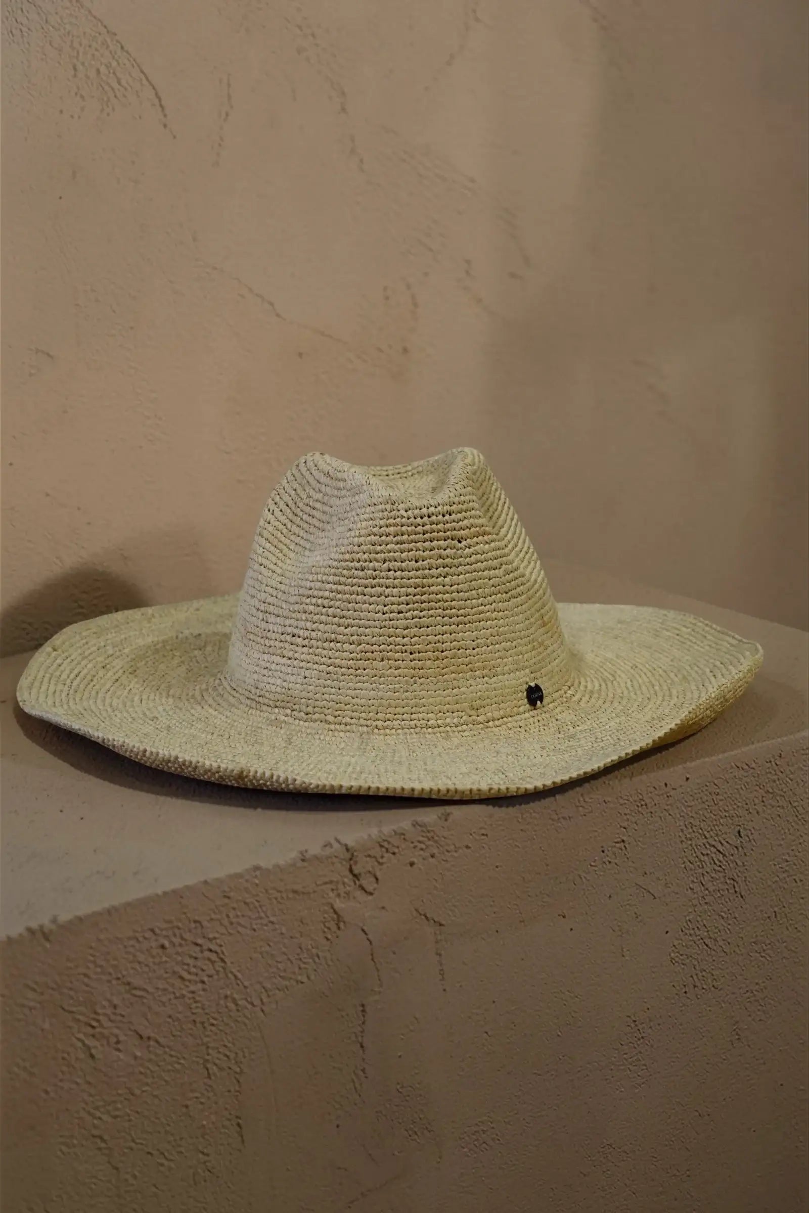 Isika chapeau en raphia