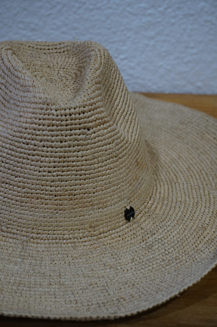 Isika chapeau en raphia