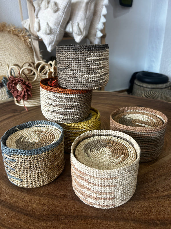 Akora bol en raphia décoratif