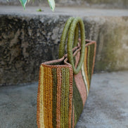 Sac à main Noon vert en raphia fait à la main - OQENA