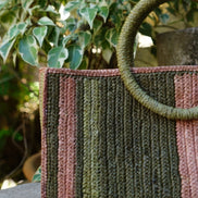 Sac à main Noon vert en raphia fait à la main - OQENA