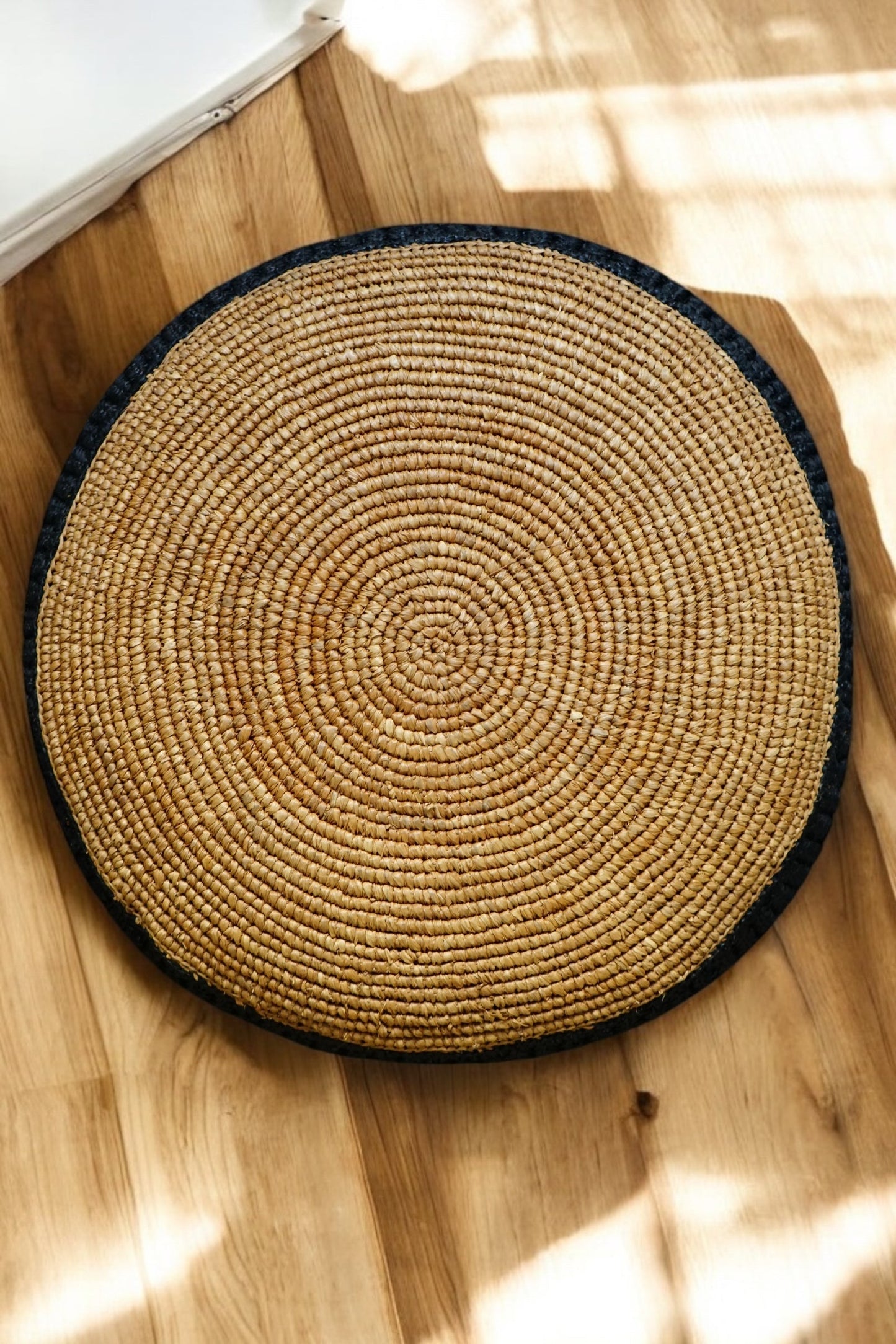 Edison raffia pouf