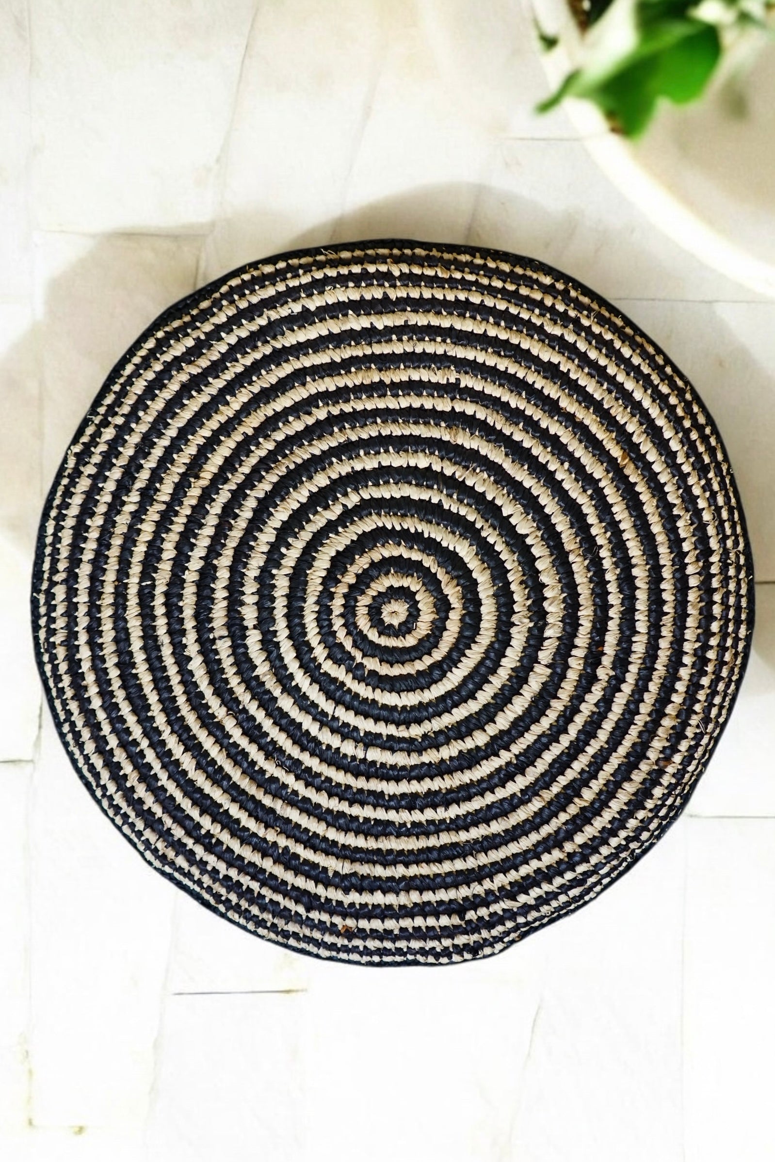Marjal pouf en raphia