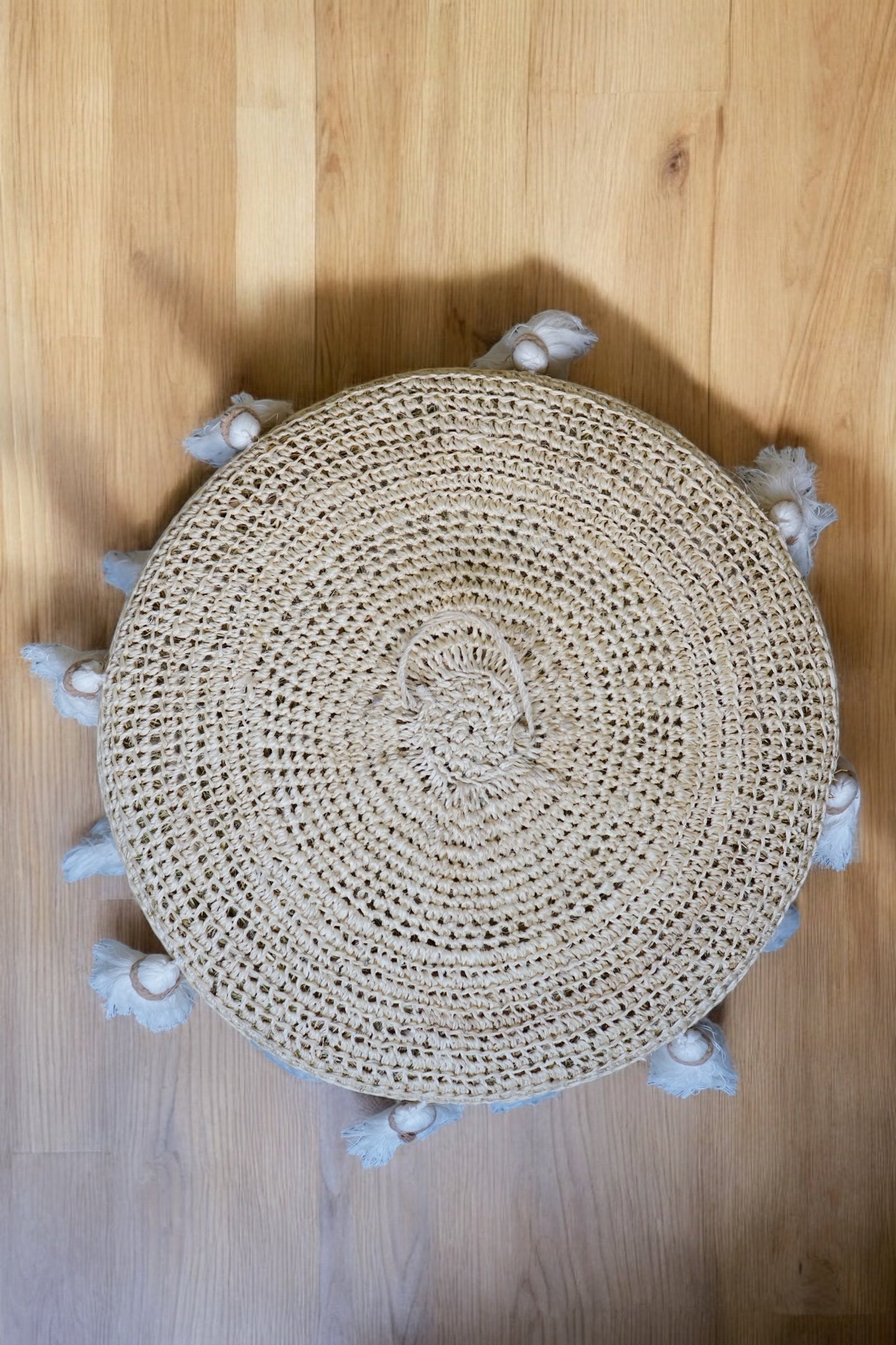 Tejeda raffia pouf