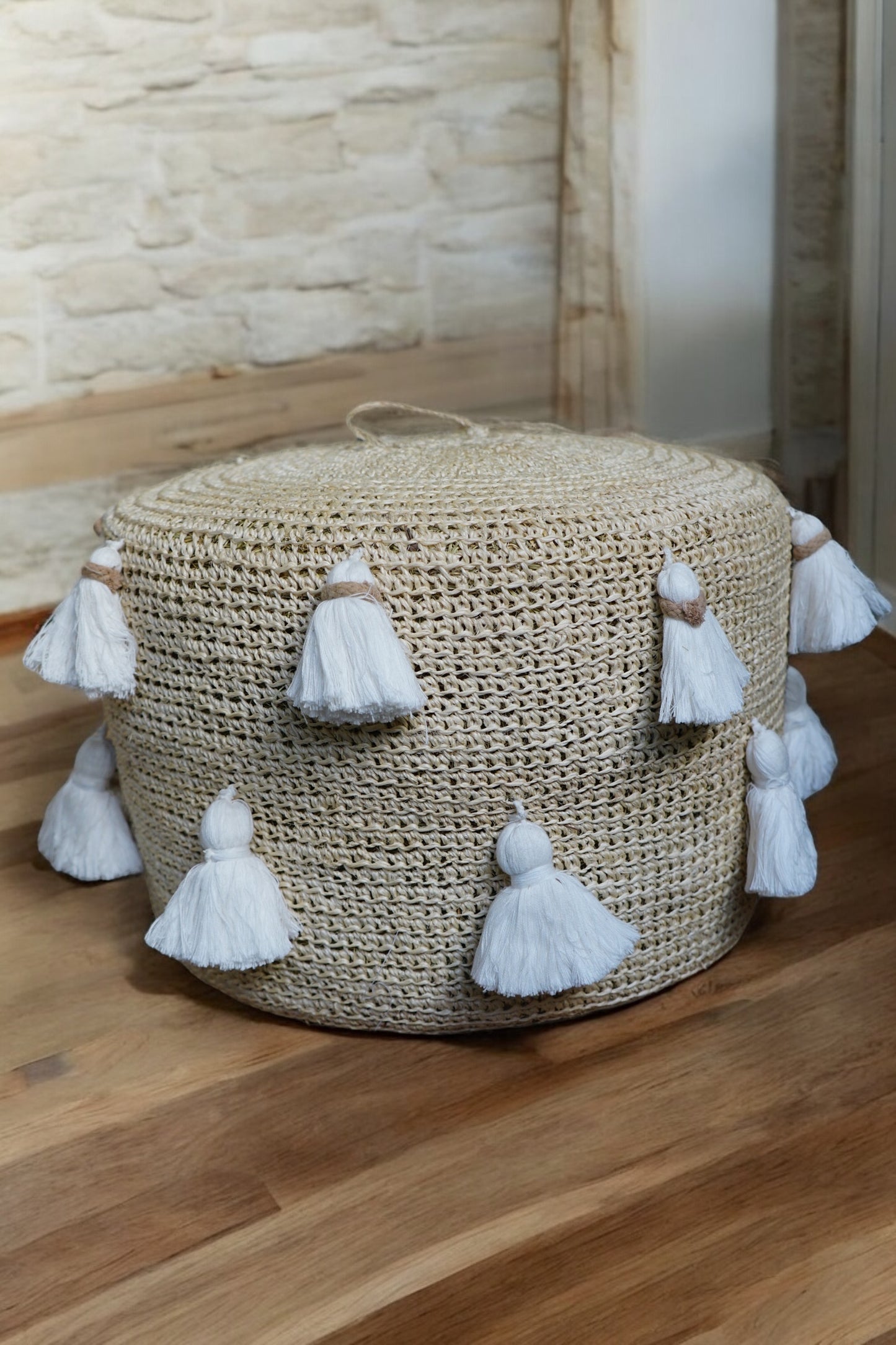 Tejeda raffia pouf