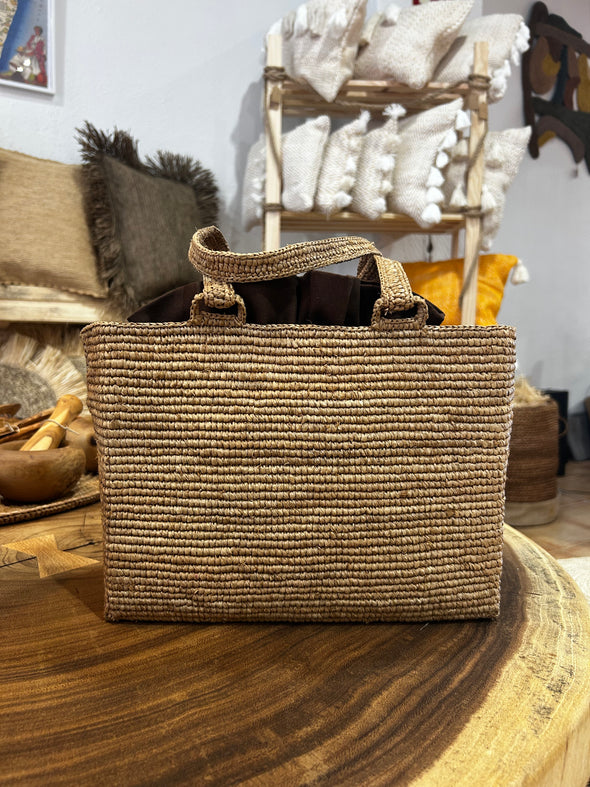 Moyen Antsira sac en raphia
