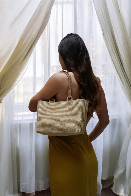 Medium Antsira raffia bag