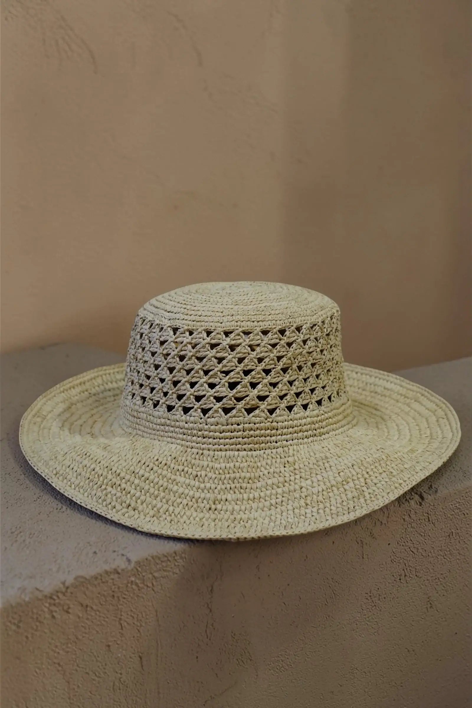 Solika chapeau large en raphia