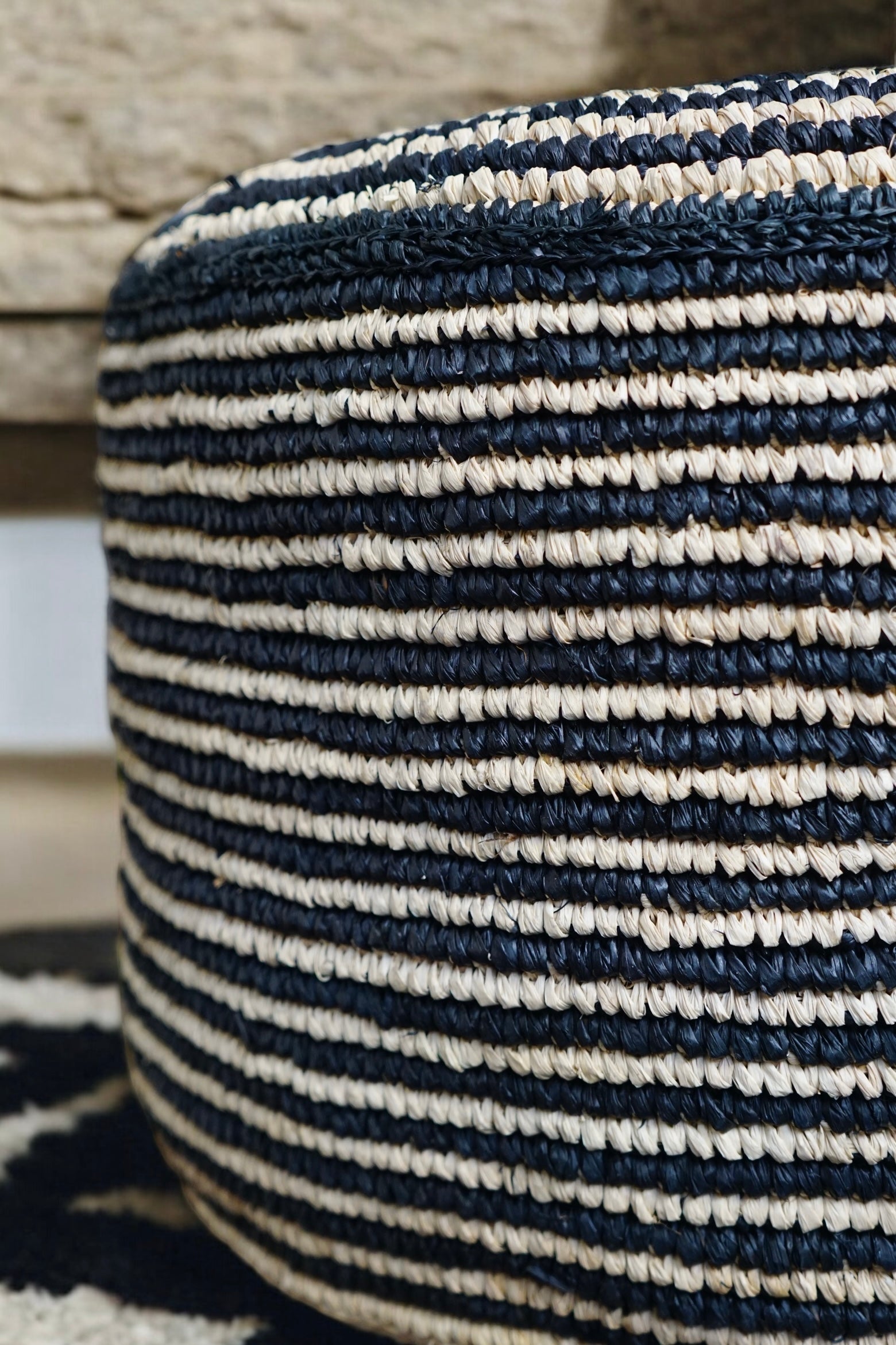 Marjal pouf en raphia